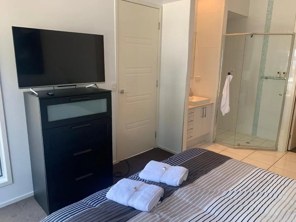 Keith'S On Sylvan Beach, 1 Of The 3 Most Popular Units On Bribie Bellara Apartment