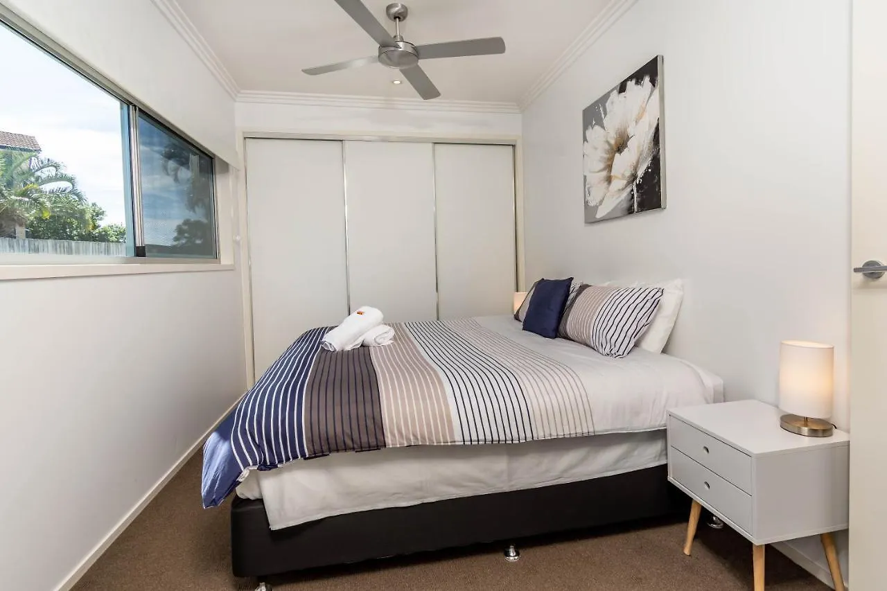 Keith'S On Sylvan Beach, 1 Of The 3 Most Popular Units On Bribie Bellara Apartment