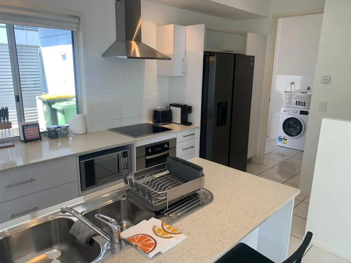 Keith'S On Sylvan Beach, 1 Of The 3 Most Popular Units On Bribie Bellara Apartment