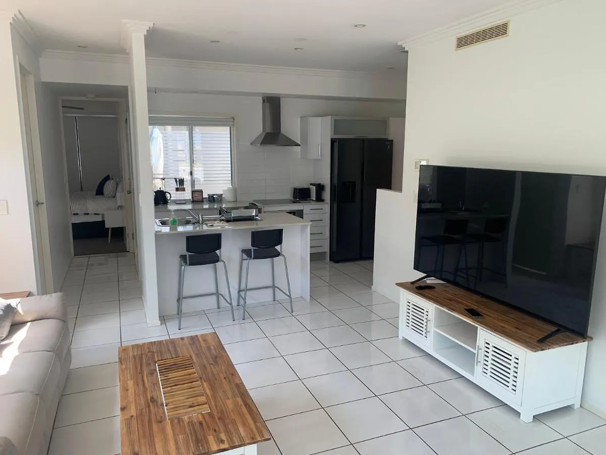 Keith'S On Sylvan Beach, 1 Of The 3 Most Popular Units On Bribie Bellara Apartment