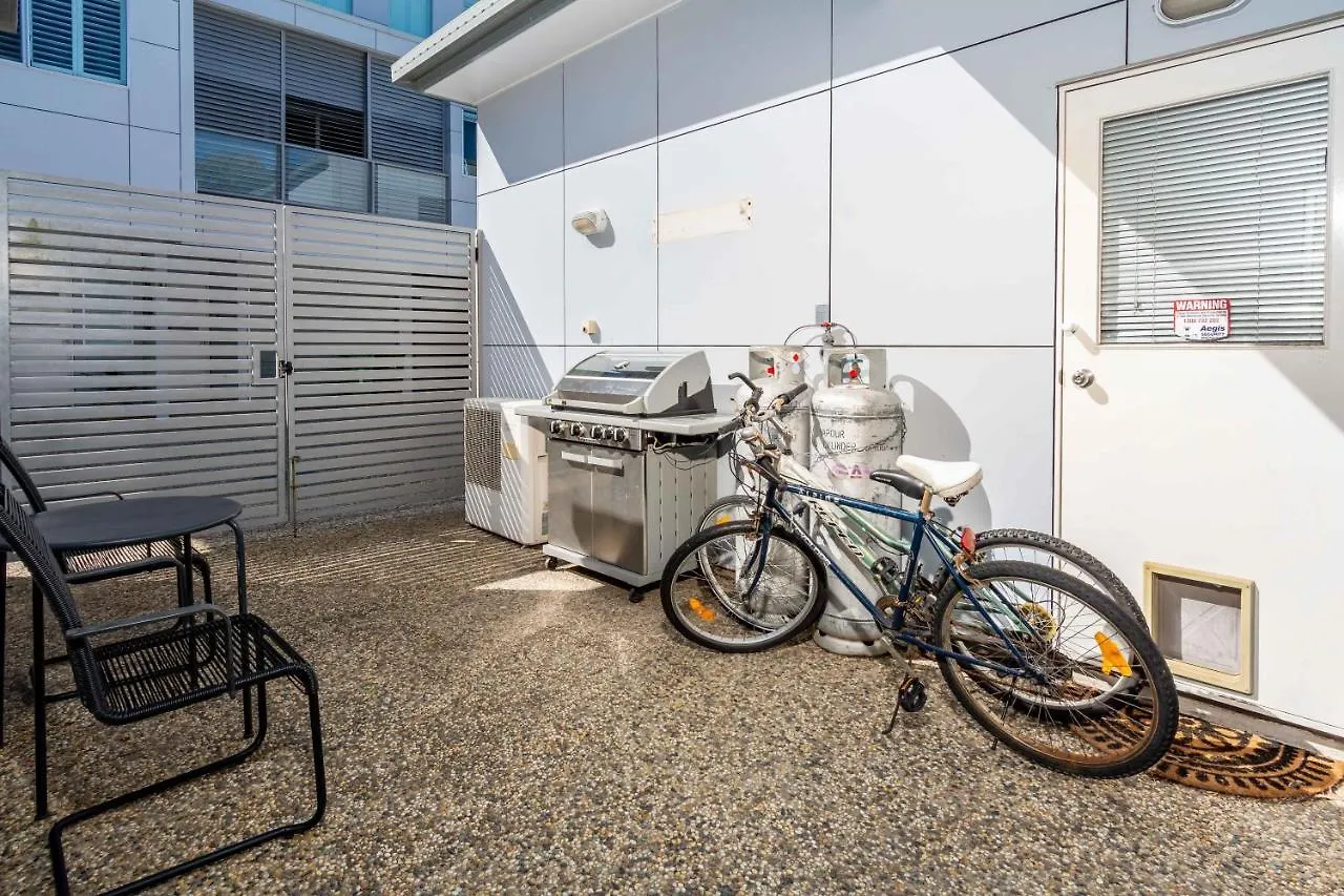 Keith'S On Sylvan Beach, 1 Of The 3 Most Popular Units On Bribie Bellara Apartment